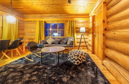 Saariselka Hotel | Kuukkeli Log Houses Aurora Resort