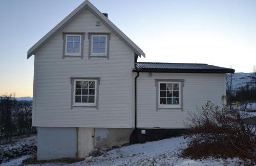 Tromso House | Kvaløya Lodge