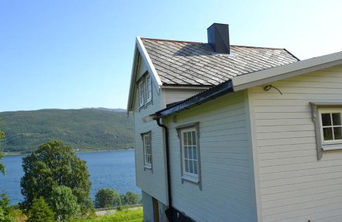 Tromso House | Kvaløya Lodge