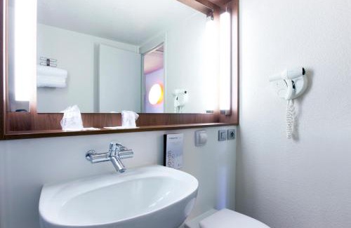 Chaumontel Hotel | Kyriad Chantilly Sud - Luzarches