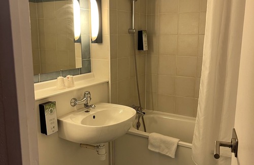 Martigues Hotel | Kyriad Direct Marseille Ouest - Martigues