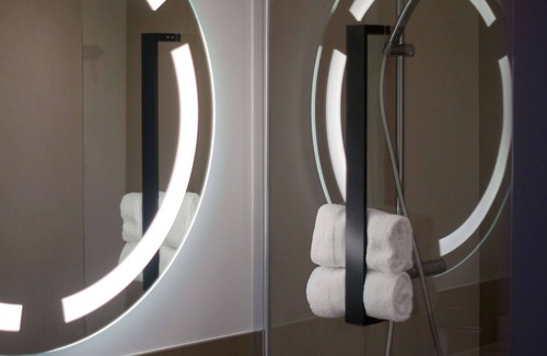 Poulainville Hotel | Kyriad Prestige Amiens Poulainville Hotel and SPA