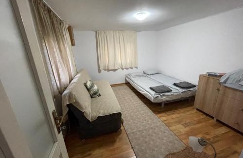 Vlahita Apartment | Léda Guesthouse 1 Szentegyháza