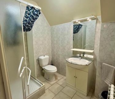 Saint-Come-de-Fresne Apartment | L'Agapanthe, avec accès piscine et jacuzzi