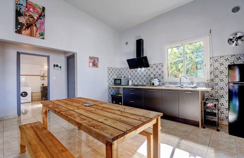 Petite-ÃŽle House | L'Albius - Maison avec terrasse et jardin