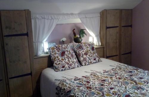 Cindre Bed & Breakfast | L'Anagramme, chambres, table d'hôtes et gîte pour adultes, naturistes ou non !
