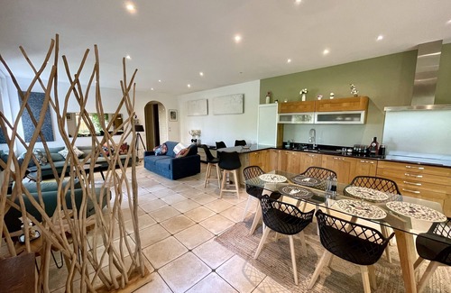 Montelimar House | L'annexe de Brisset, Sejour Idéal en Drôme Provençal