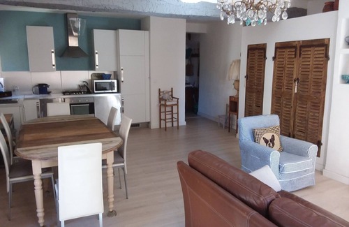 Cotignac Apartment | L'Appart, charm and confort