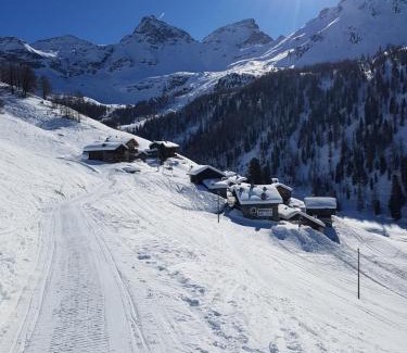 Champoluc House | L' Aroula Rooms & Restaurant