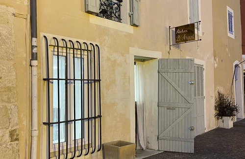Martigues Apartment | L'Atelier, studio au petit port de Martigues