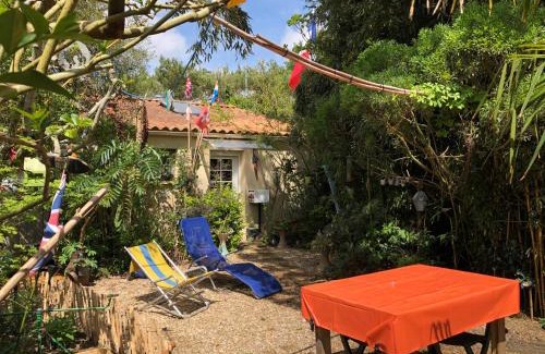 LʼIle-dʼOlonne Bed & Breakfast | L Atypique