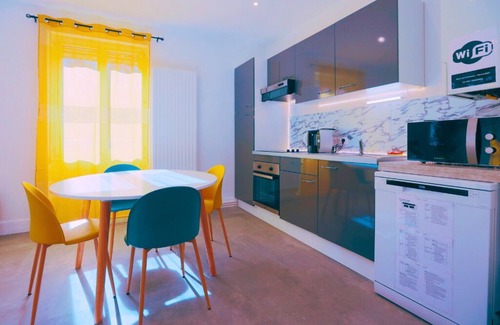 Saint-Etienne Condo | L'AVENTURE - Arcade kiosk - Billiards - Retrogaming - Netflix - Chateaucreux train station