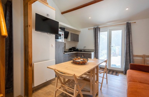 Monein Apartment | L'Azuré de Monein – Renovated Duplex with Breathtaking View, Private Pool, Garden, and Mezzanine