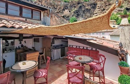 Cotignac Apartment | l'Azzuro, La Maison des Artistes, vue, Rooftop unique