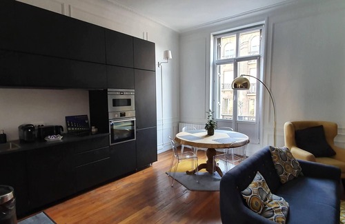 Reims City Centre Apartment | L'Ecu: a welcoming Haussmannian!