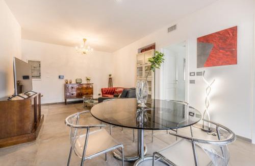 Quartiere XX Ardeatino Apartment | L'elegante Casa Di Anna - Roma EUR