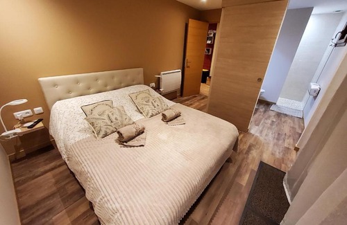 Courtonne-la-Meurdrac Bed & Breakfast | L’’ Ensoleillée Au Doux Refuge