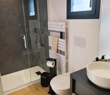 Saint-Jans-Cappel House | L'Ermitage - L'écolodge des Monts des Flandres - Au coeur de 800m2 de jardin privé