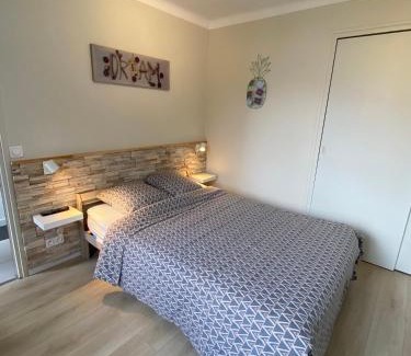 Puisserguier Apartment | L'esplanade, appartement en centre-ville au calme
