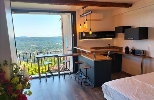 Fayence Bed & Breakfast | L'essens Fayence. Suite Avec vue Imprenable