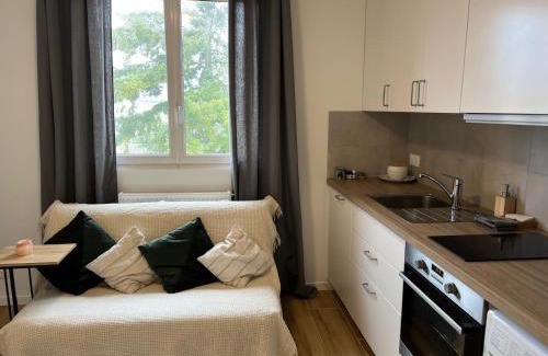 Sainte-Genevieve-des-Bois Apartment | L'harmonie d'Eden Harmony of Eden