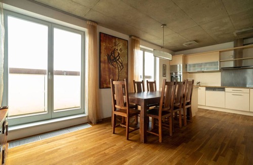 Prague 9 Apartment | L´Ocelot Premium Apartment - AC, 2 floors