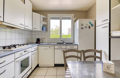 Canteleu House | L'Olivier, charmante maison avec parking et jardin