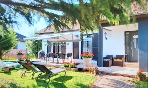 Magny-Fouchard House | L'Orée des Champs