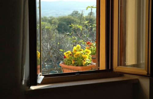 Deruta House | L'ORTO: apartment within farmhouse just 15 minutes far from Assisi.