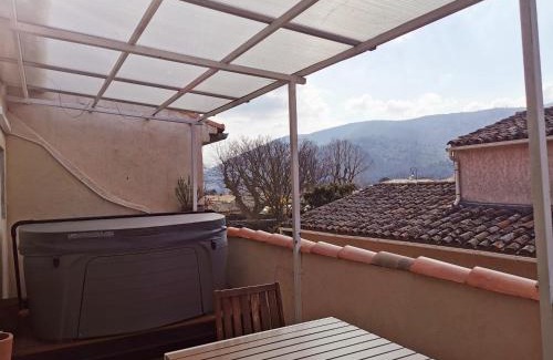 Signes Apartment | L'OUSTAOU