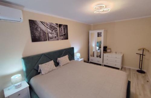 Otelu Rosu Apartment | L&R Favorit Apartment