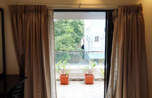 Kanchipuram Hotel | L. R RESIDENCY