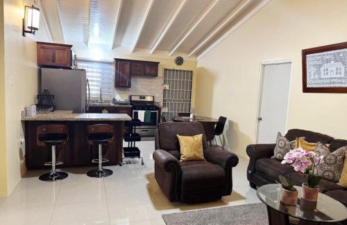 Falmouth House | L&V Paradise Vacation Home with Pool and Gym
