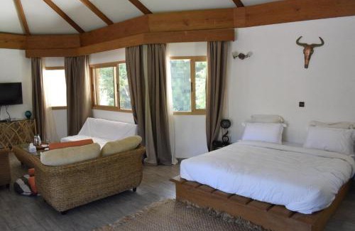 Komo-Mondah Hotel | La Baie Des Tortues