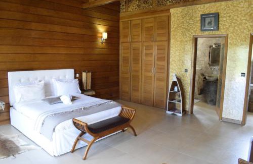 Komo-Mondah Hotel | La Baie Des Tortues