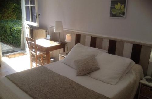Beaumont-en-Veron Bed & Breakfast | La Balastière