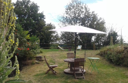 Orgnac-sur-Vezere House | "La basses poutres" bed and breakfast, nature, silence and music