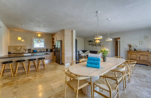 Lioux Villa | La Bastide d'Eloise - Lioux - Ideal for families