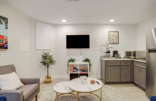 Trinidad House | "La Bella Casa" Fabulous 4-bedroom townhome near H St & Union Market