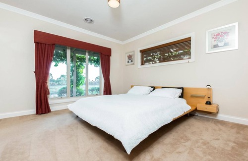 Batesford Bed & Breakfast | La Bella Vita