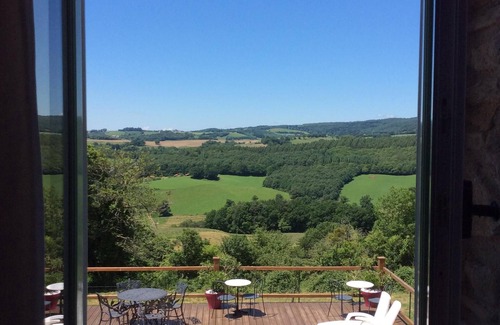 Junhac Apartment | la Belle Châtaigne (Sleeps 4) 2 Bedrooms with 2 shower rooms one with ensuite