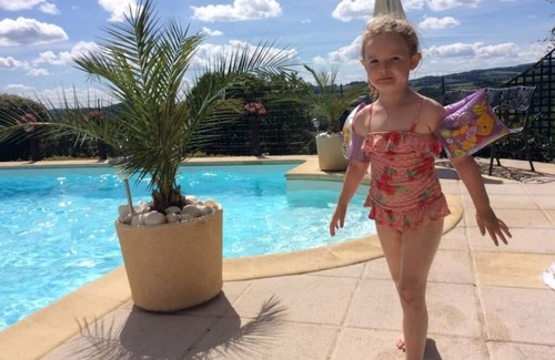 Junhac Apartment | la Belle Châtaigne (Sleeps 4) 2 Bedrooms with 2 shower rooms one with ensuite