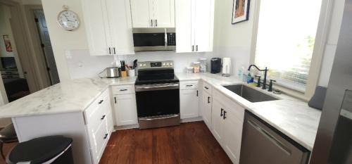 Faubourg Delassize Villa | La Belle Cottage II 2queenbeds 10min to French Qtr