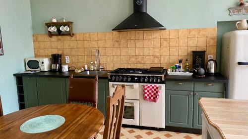 Epoisses House | La Belle Epoque