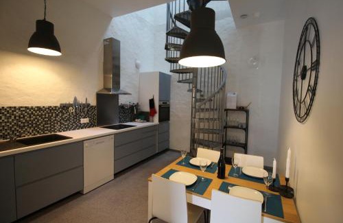 Avon-les-Roches House | La Belle Etoile