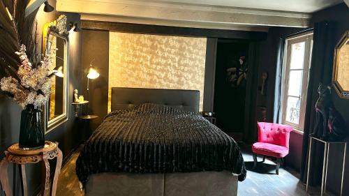 Enclos Apartment | LA BLACK ROOM/Les suites romantiques à Honfleur centre historique