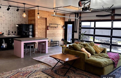 Edgewater Apartment | La Bohème - Charming and stylish studio