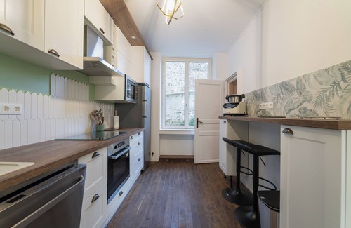 Sanxay House | La Bonbonnière, town house for 10 people