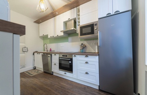 Sanxay House | La Bonbonnière, town house for 10 people