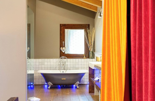 Canillo Bed & Breakfast | La Borda del Pi I Del Pi Deluxe Suite I Breakfast Included
